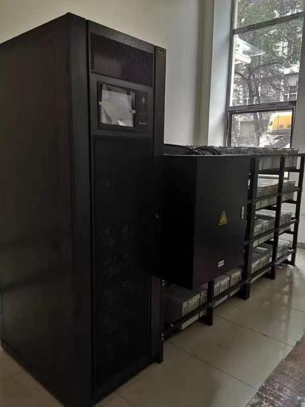 军医大学模块UPS电源安装现场